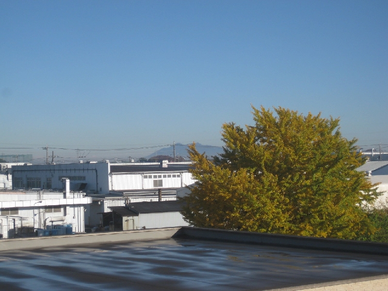 北側には冬の筑波山