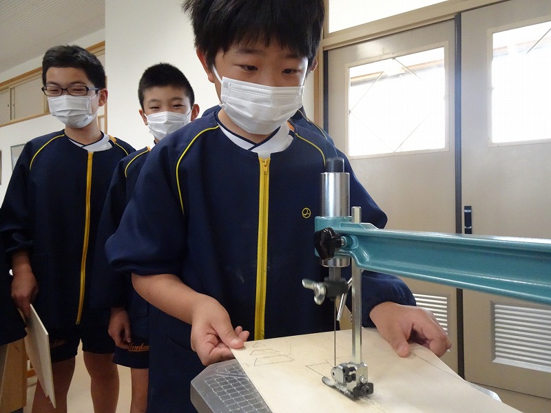 メッセージボード作成中 つくば国際大学東風小学校